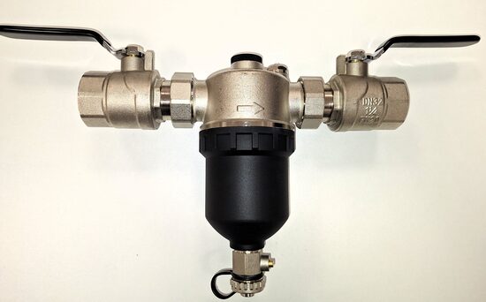 GOSHE – Magnētiskais filtrs DN32 nosēdumu, dzelzs un gaisa burbuļu atdalītājs 